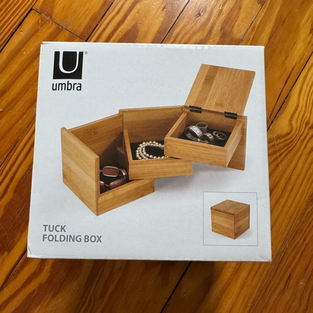 Umbra Tuck Folding Box 📦